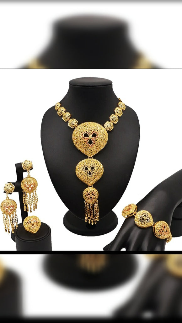 Amal cadey Gold jewelleryset